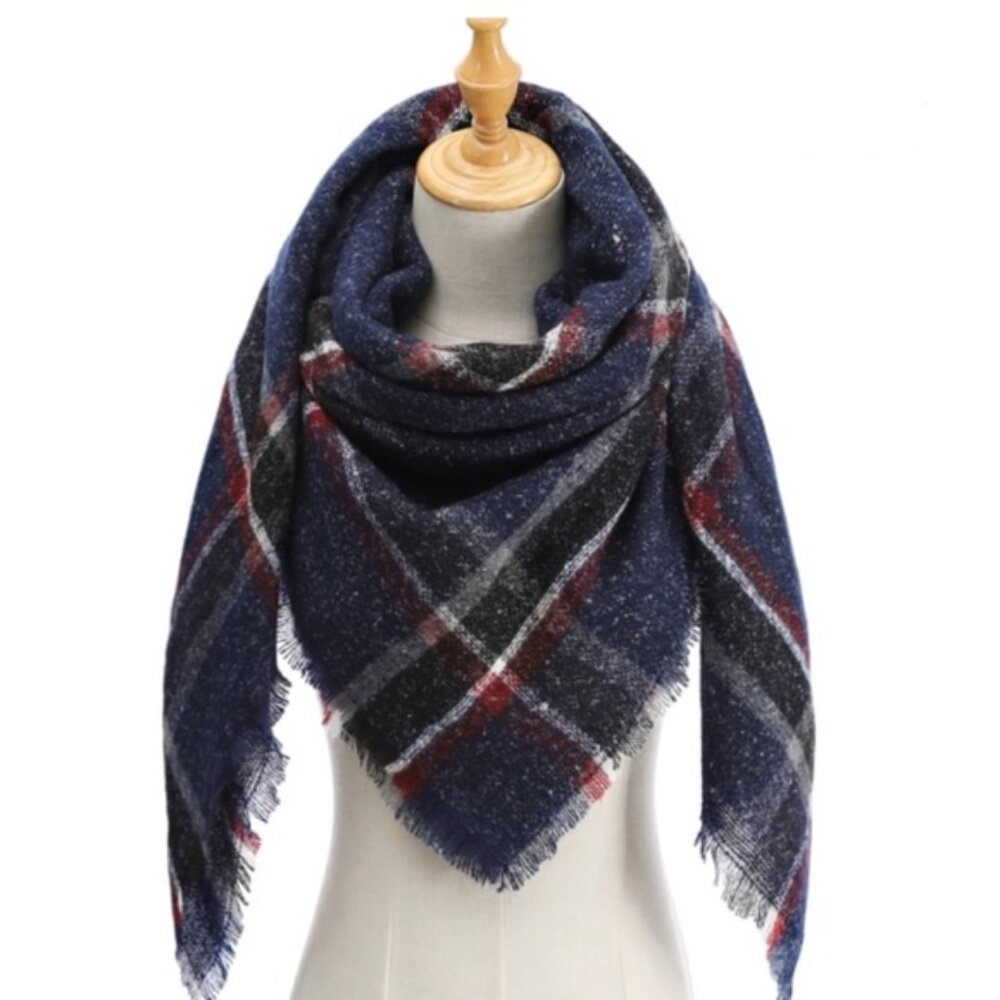 NWT Plaid Blanket Scarf Wrap